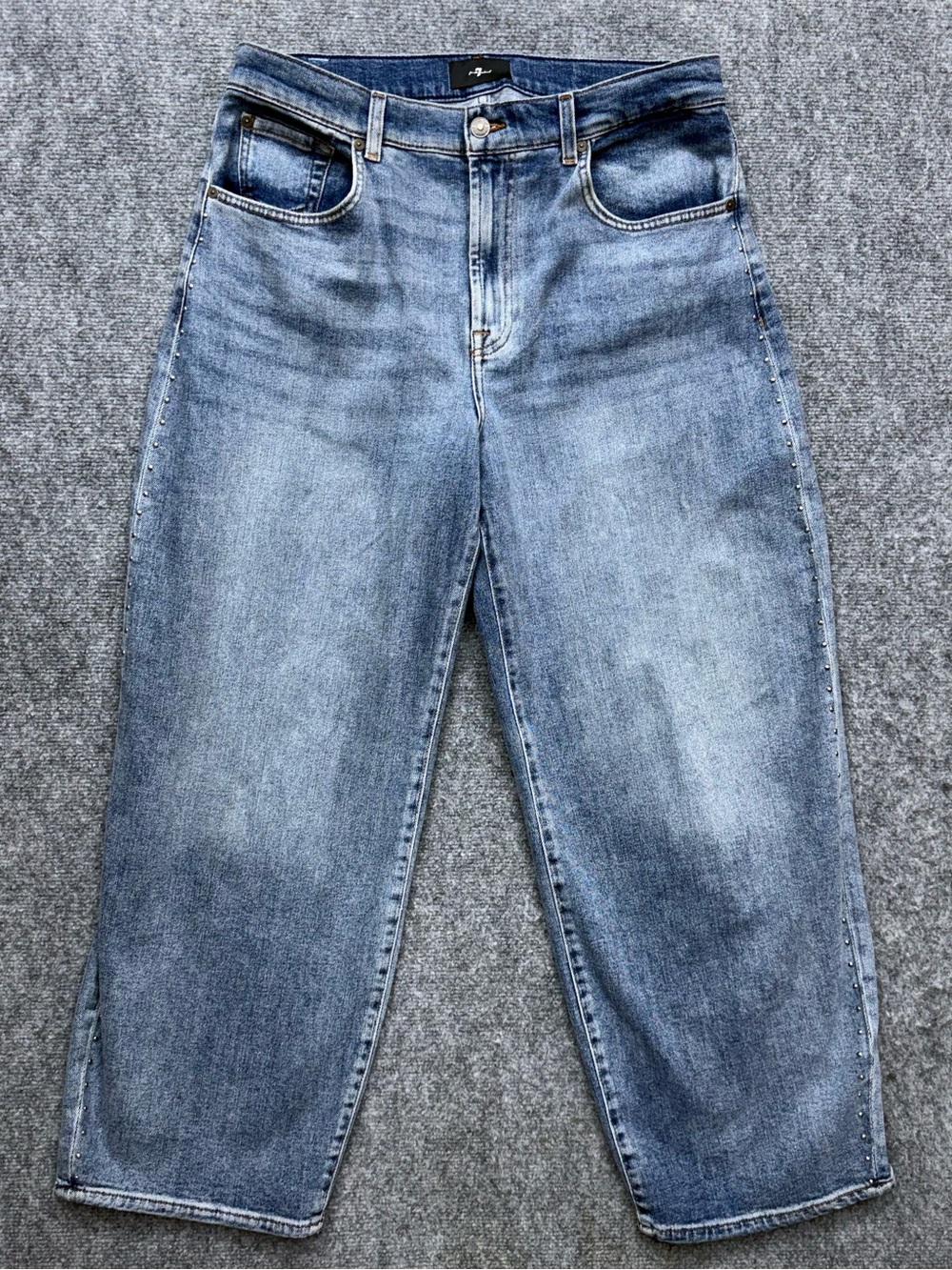 7 for all mankind Bonnie Curvilinear Lorton Studded Outseam Barrel wide jeans 31